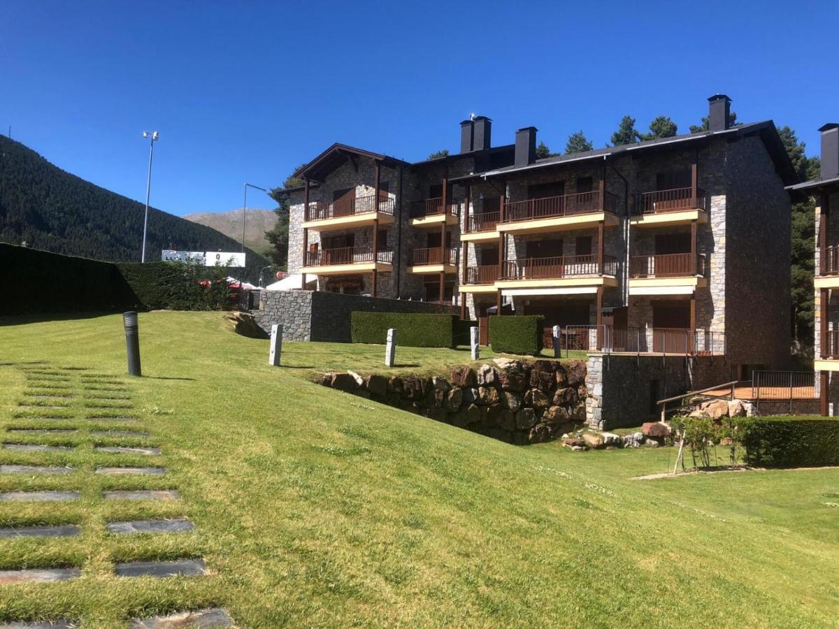Panoramic Residencia Pista Llarga Apartment Alp Bagian luar foto